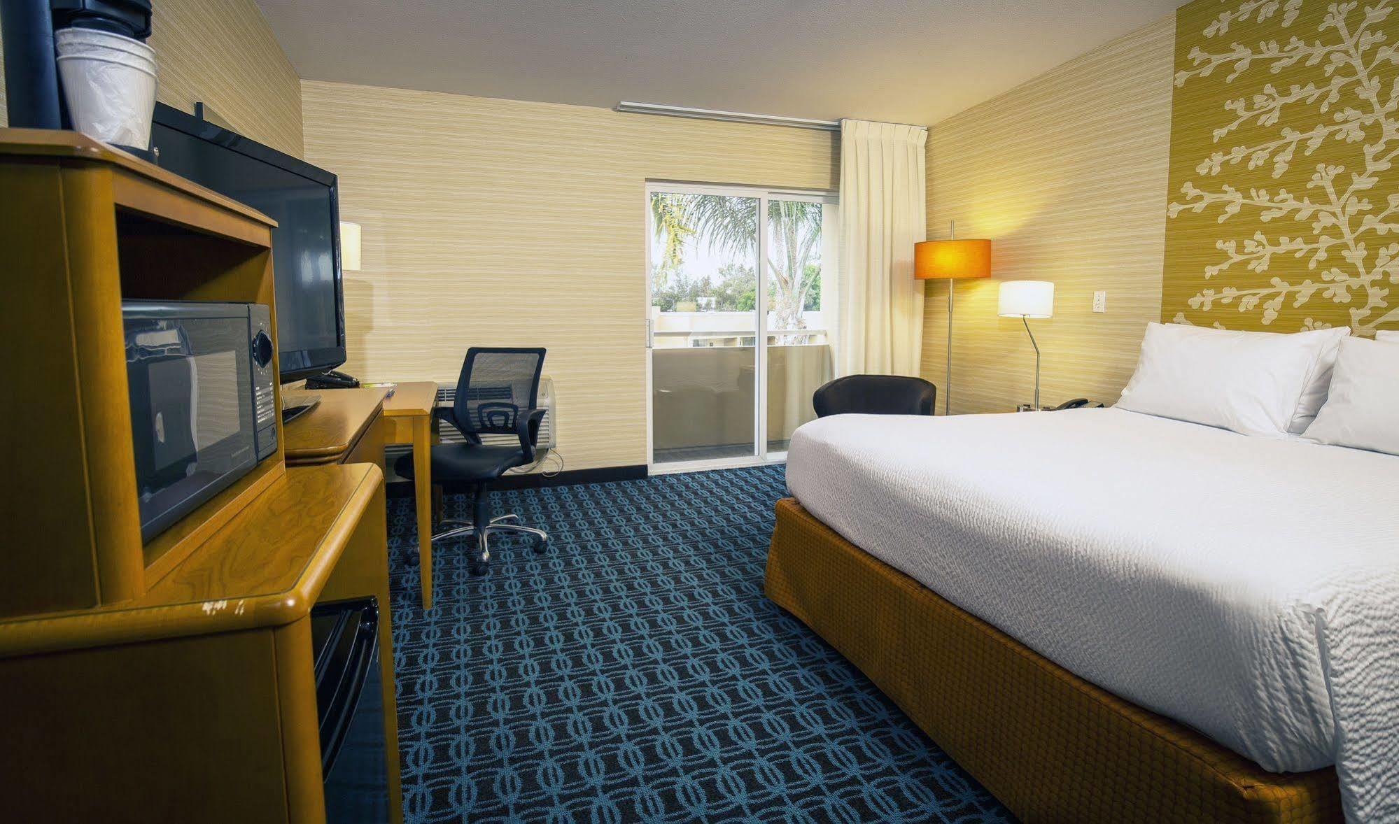 Fairfield Inn And Suites By Marriott San Jose Airport Екстериор снимка